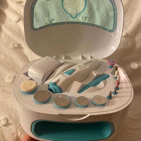 Nail dryer and nail file set! - Picture 4 of 8
